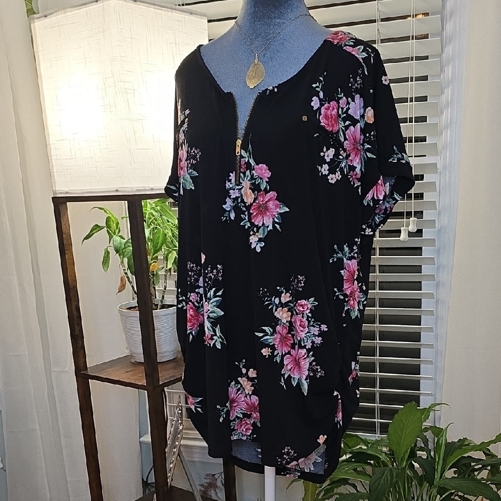 Sweet Wanderer Black Floral Blouse